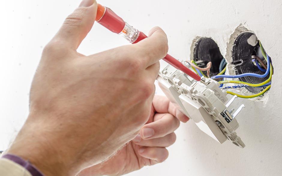 électricien dans le bâtiment Paris 1